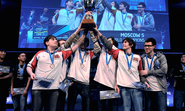 热度还是高，王者荣耀11月收入排行手机游戏第一