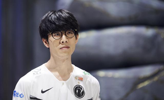 PSG官博发布MSI总结：我们从入围赛杀进淘汰赛仍然是很大的进步