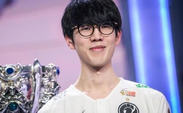 zeal狼人被 Shiro 完全击败；小娜迦，YB遭遇潮汐九抓，未能晋级